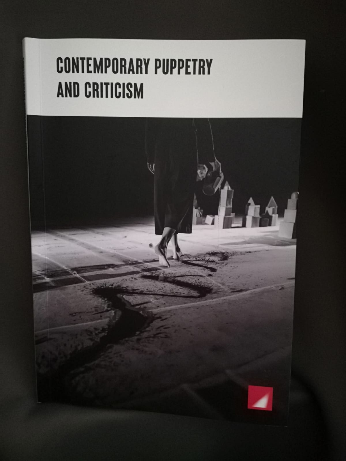 "Contemporary Puppetry and Criticism", naslovnica knjige; foto: AUK